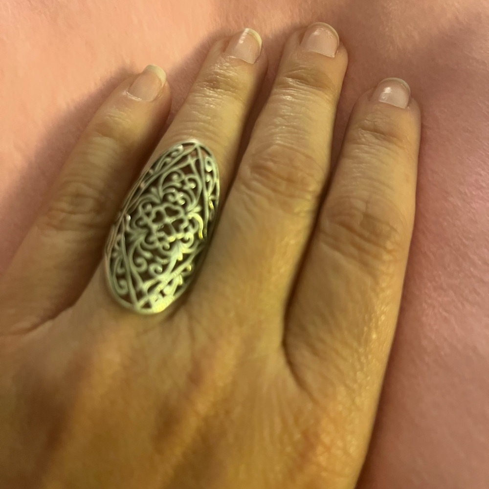 17# Elegant Silver Filigree Ring